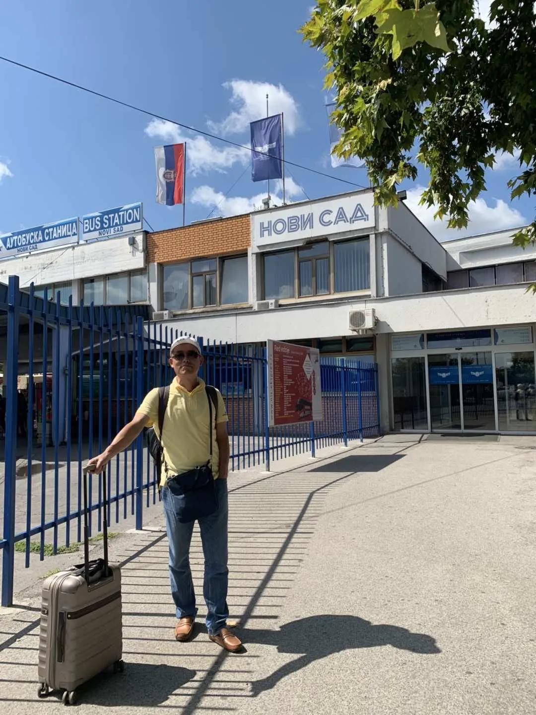 国外旅游如何提前预订住宿,独自国外旅行怎么找住宿