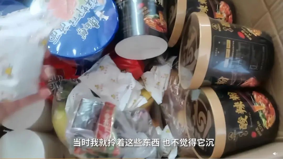 安徽妈妈给大四女儿寄16袋菜：不放手的父母，长不大的孩子