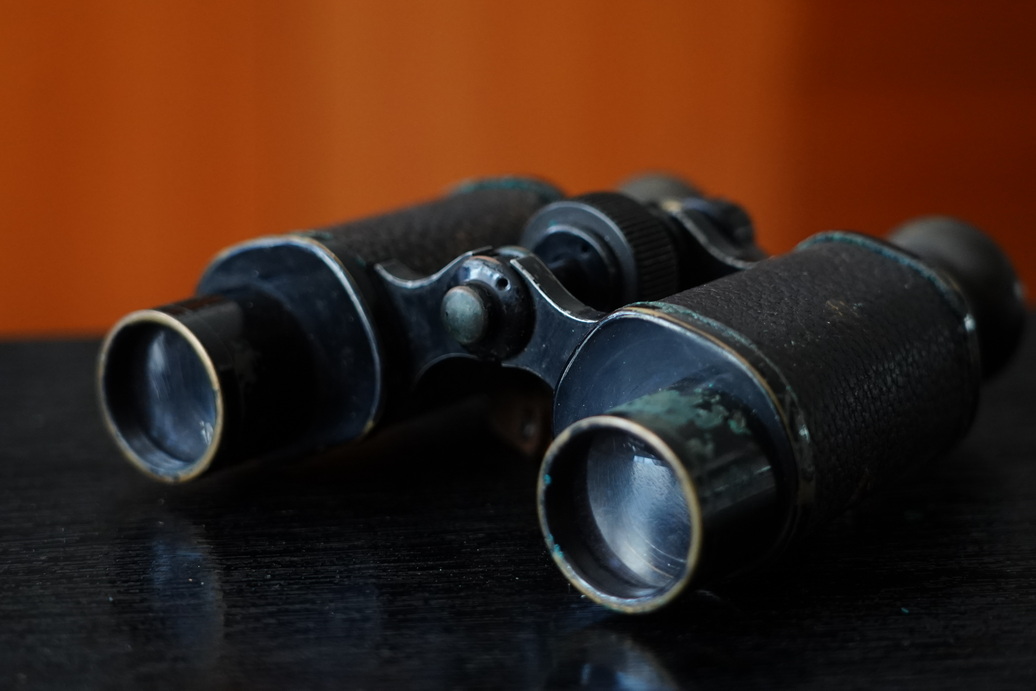 战争时期的老式军用望远镜,战争年代的18倍望远镜