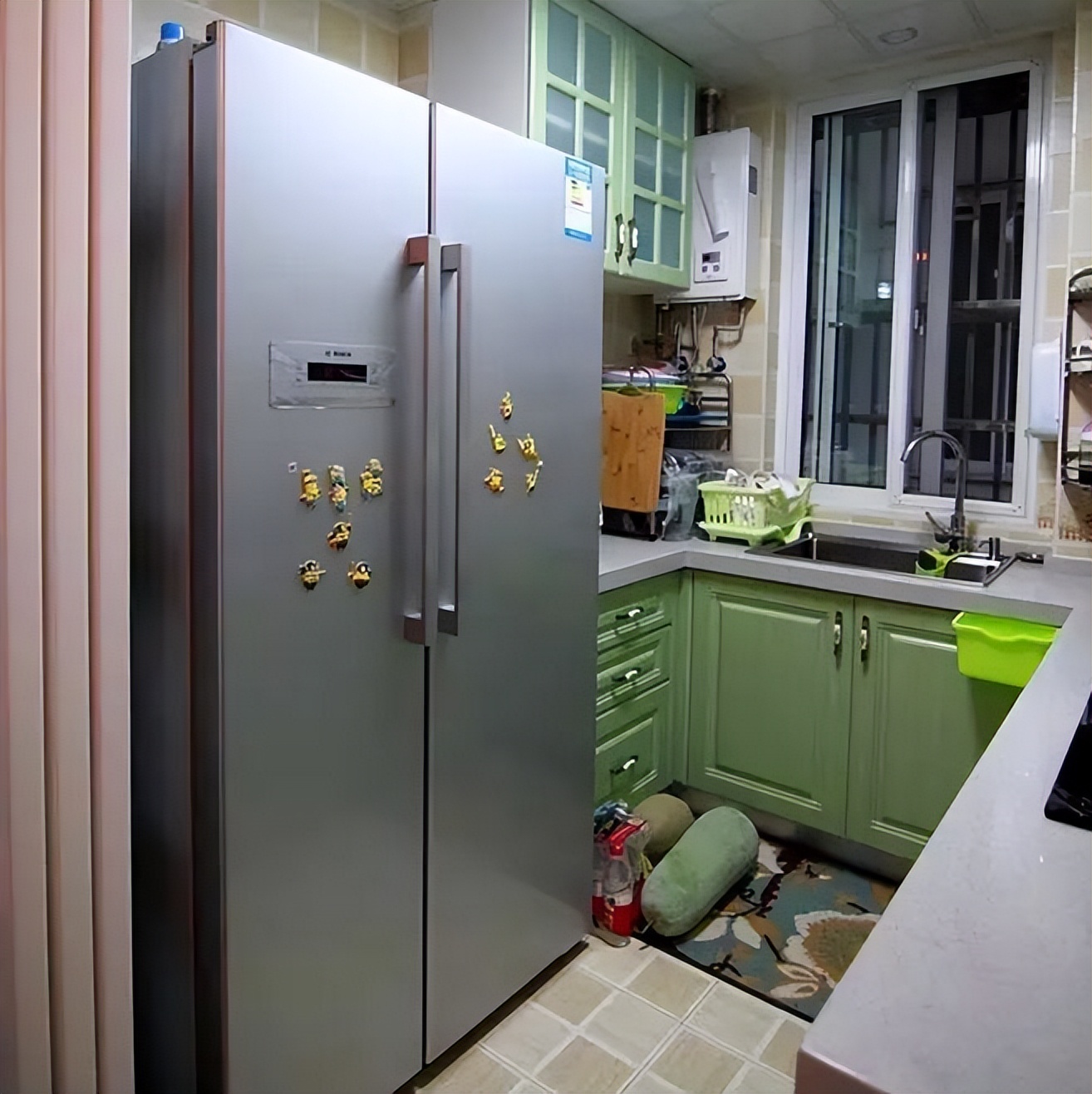 双开门冰箱的优缺点,双开门冰箱与四开门冰箱的优缺点