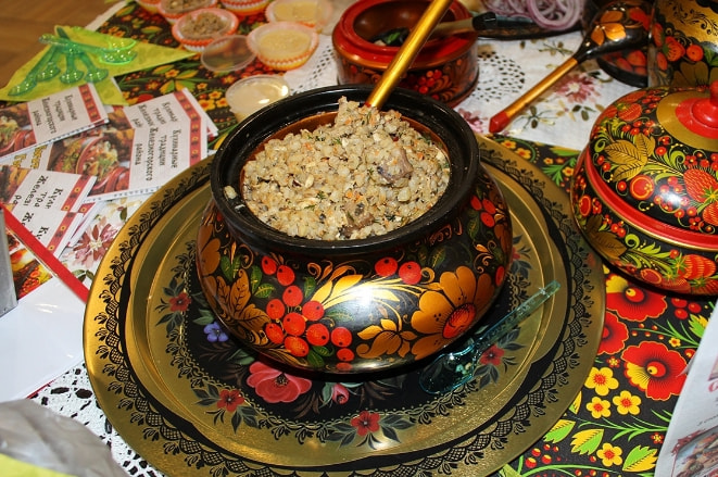 俄罗斯家庭一般吃什么,俄罗斯普通人每天的生活饮食习惯