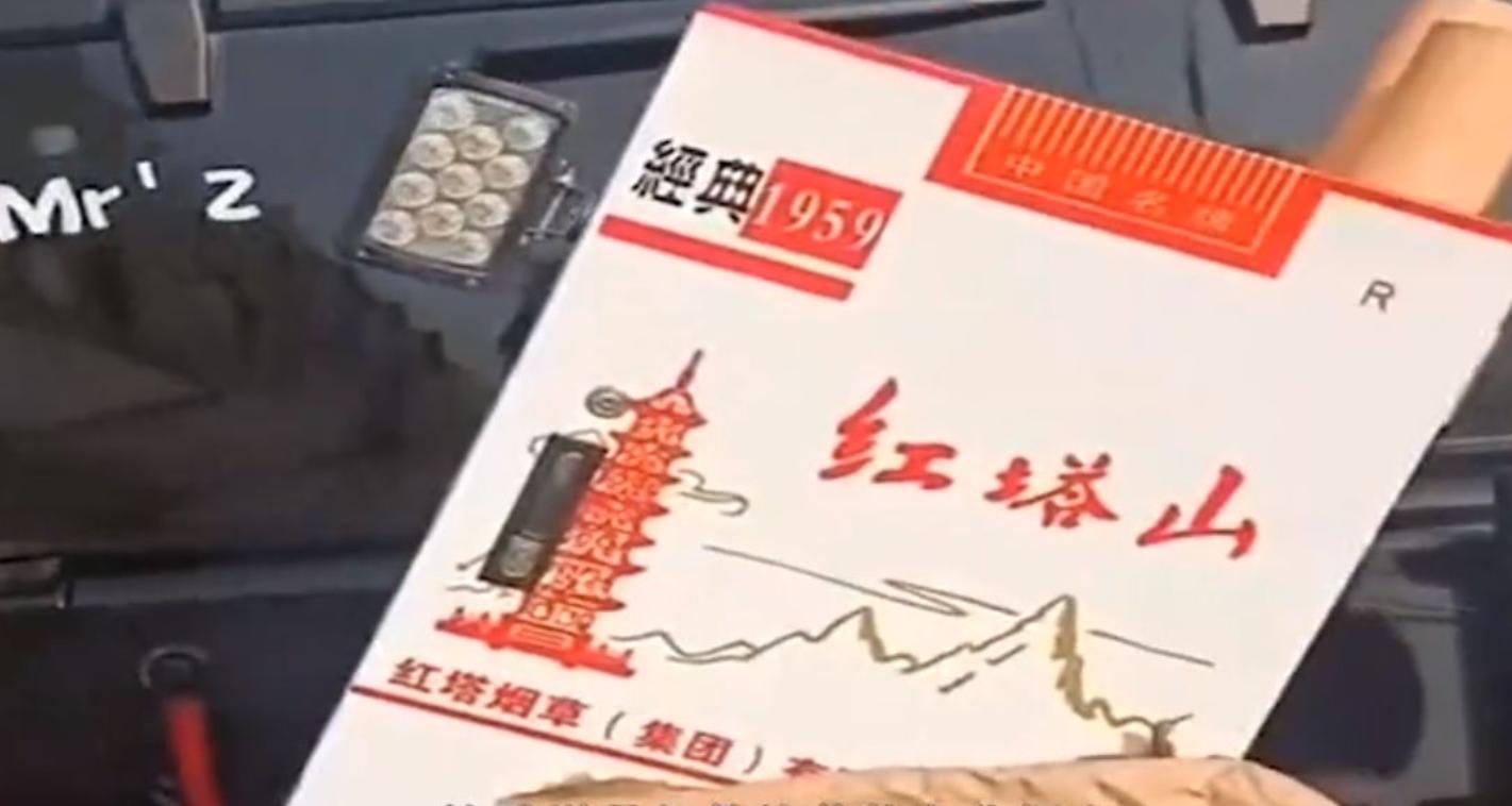 男子开着越野车上高速,男子开价值七十万元摩托车上高速