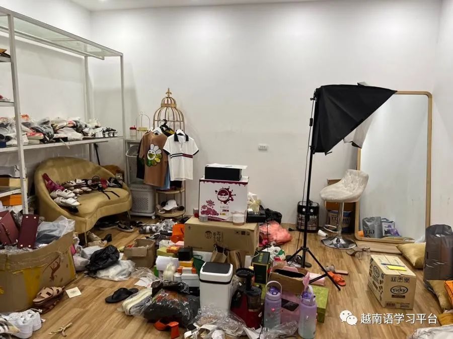 越南市场管理连端5个仓库，商家直播带货卖大牌赝品