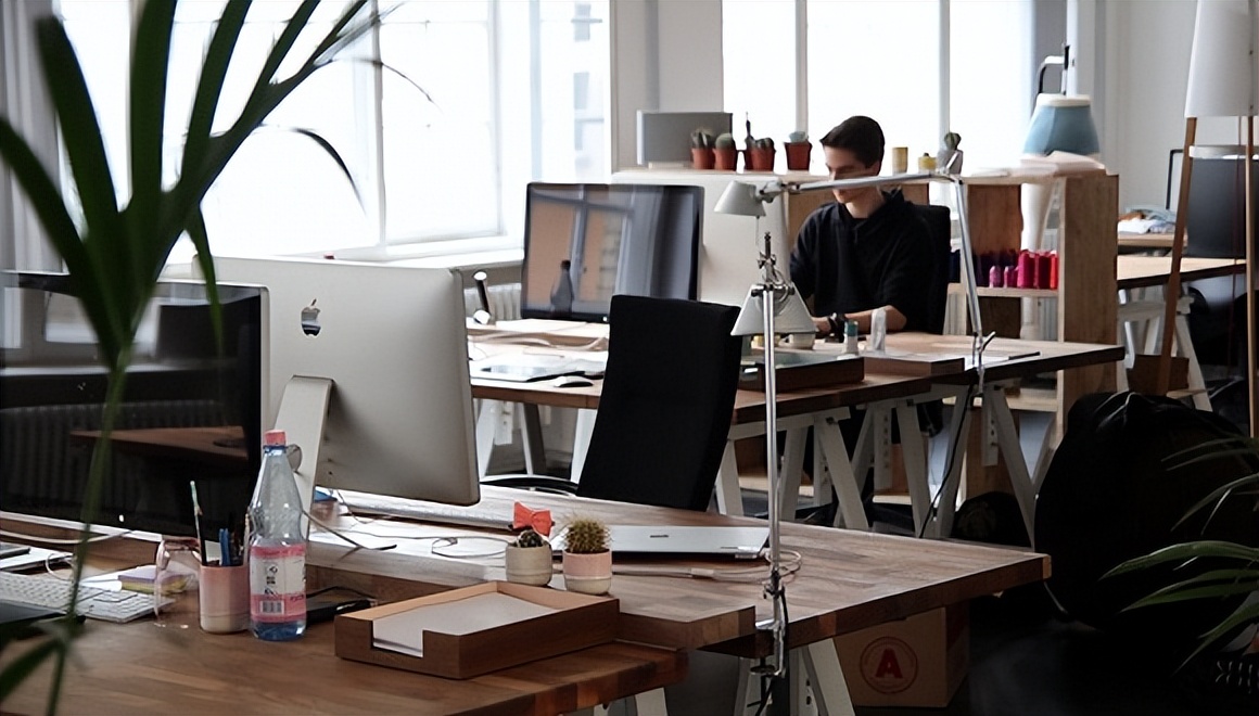 国外工厂的上班制度,国内工厂8小时工作制