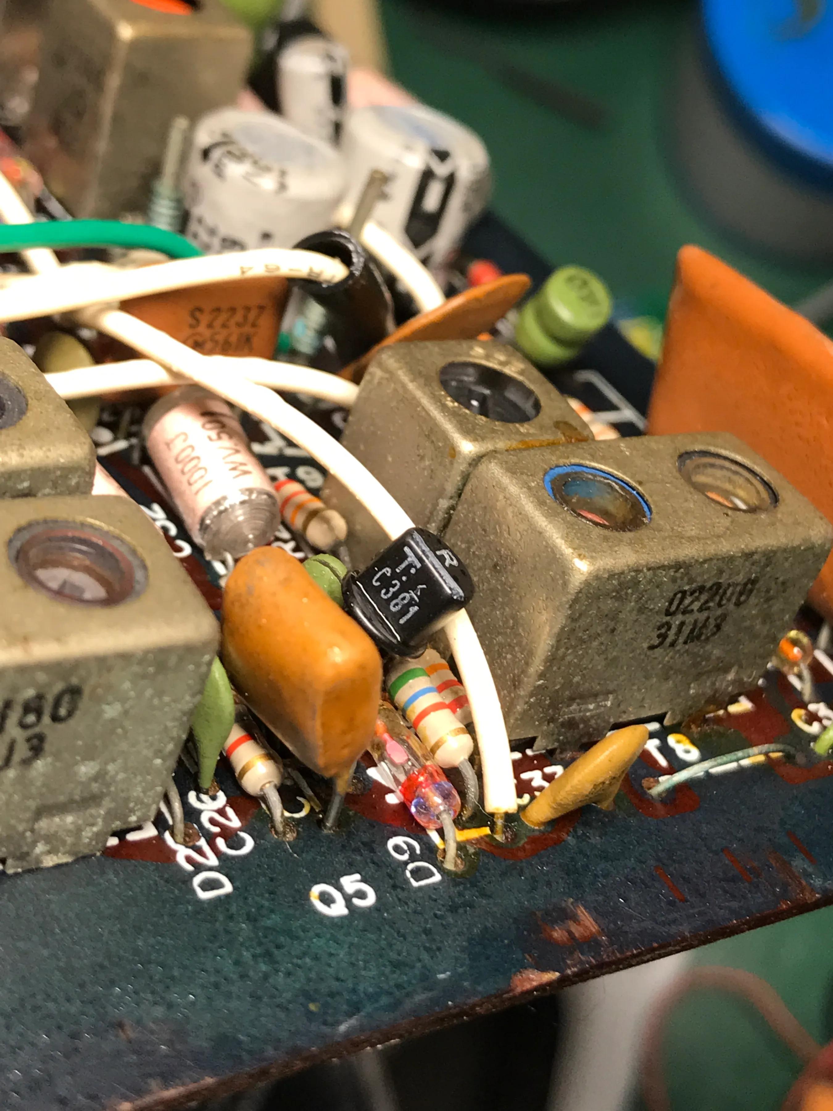 一块建伍收音板的维修调试