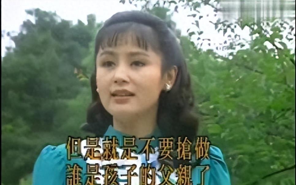 牛角胸罩,诱惑式舔刀尖,这些颠覆三观的镜头,看完让人一言难尽