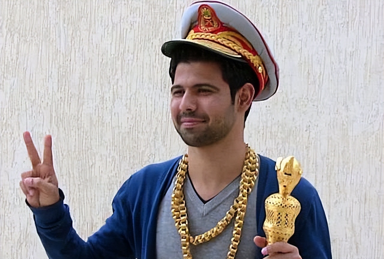 舞女曝光与卡扎菲三儿子情史：睡在一张床只接吻，其它什么也不做