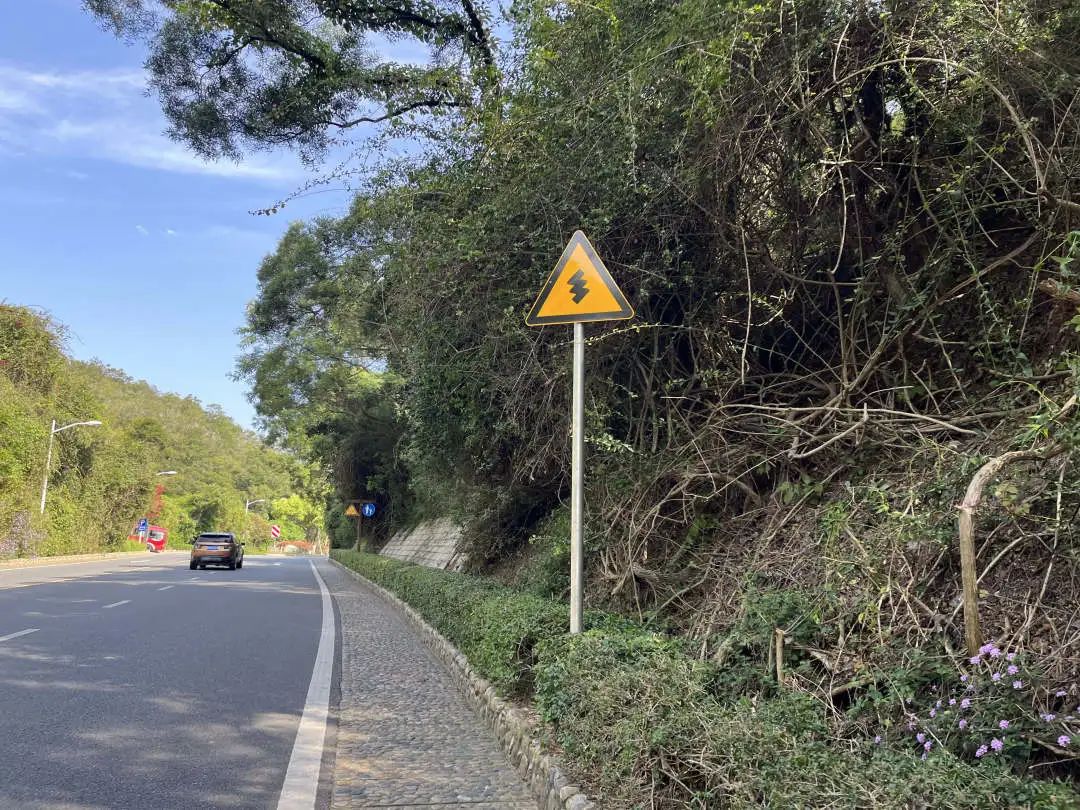 文曾路交安设施全面提升，出行旅游更安心！