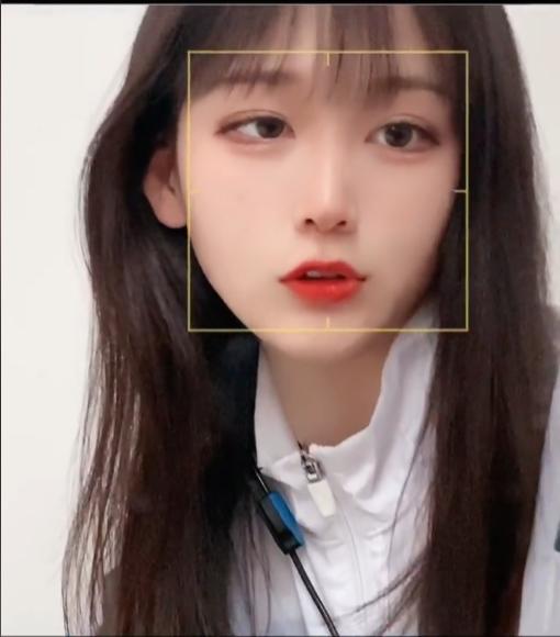 网红90后周老师,网红美女语文老师周老师讲课视频