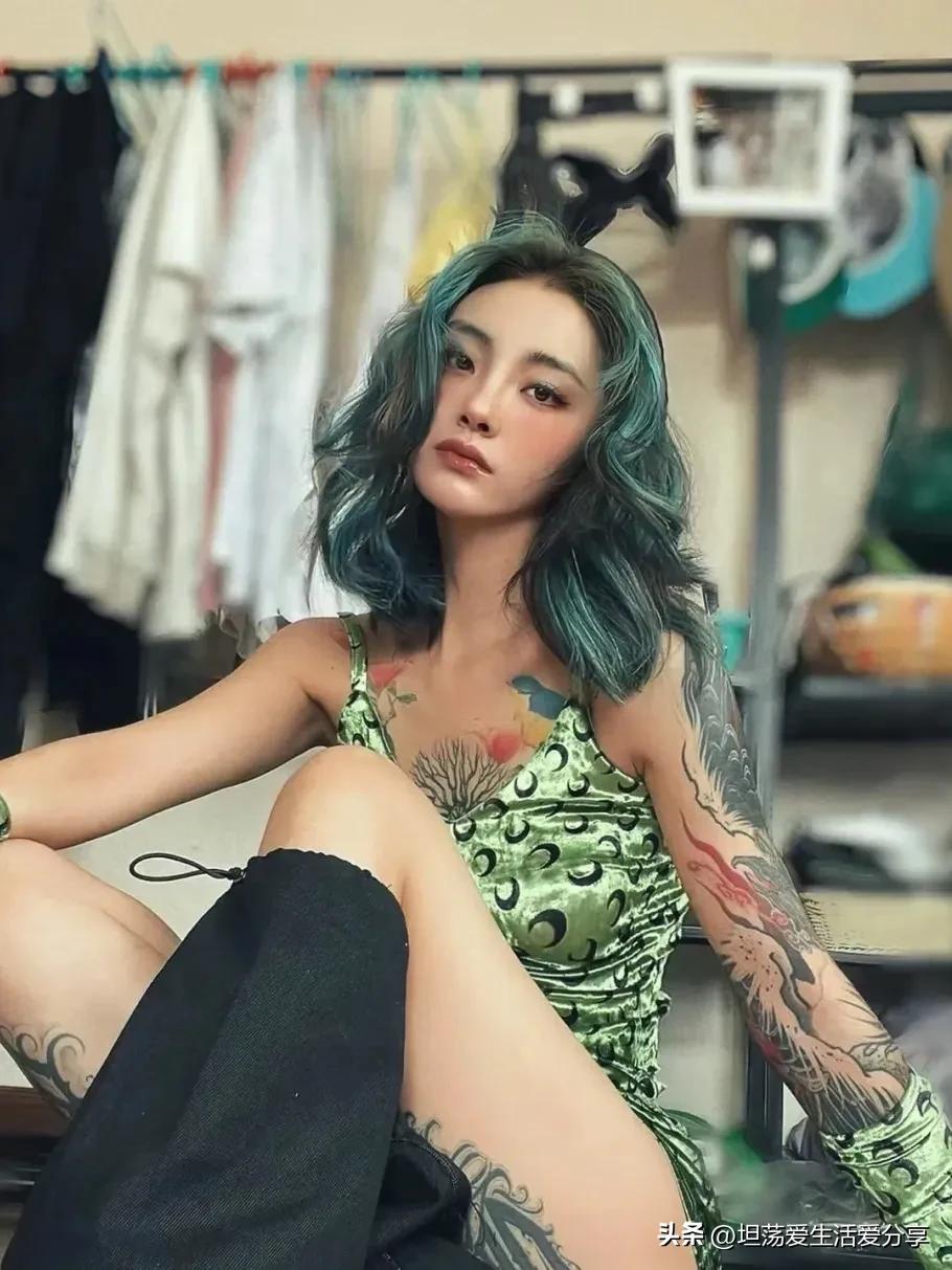 染绿色头发越来越好看,染绿色头发也蛮好看的