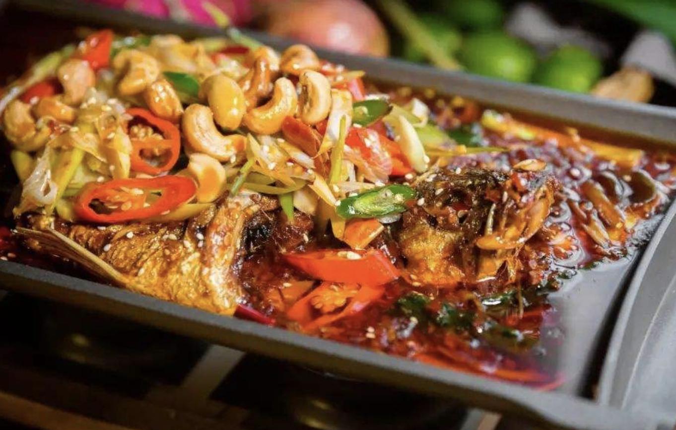 如何做出来鲜香嫩的烤鱼,如何做出麻辣鲜香的烤鱼