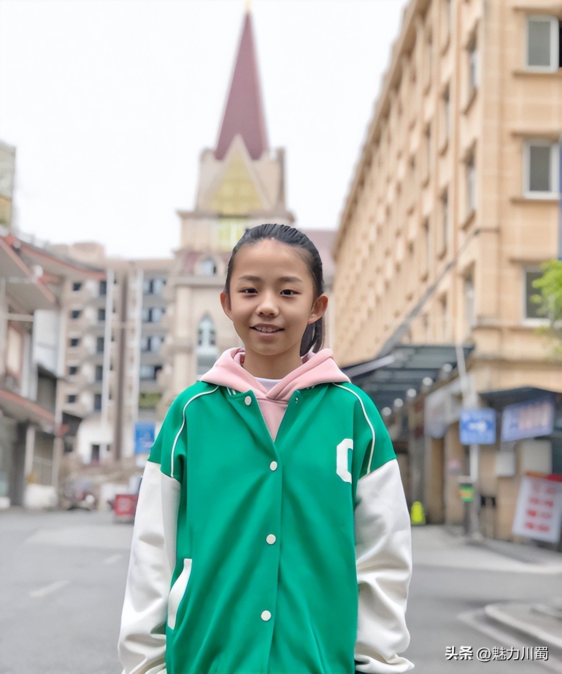 六年级优秀升旗手发言稿,我是升旗手视频