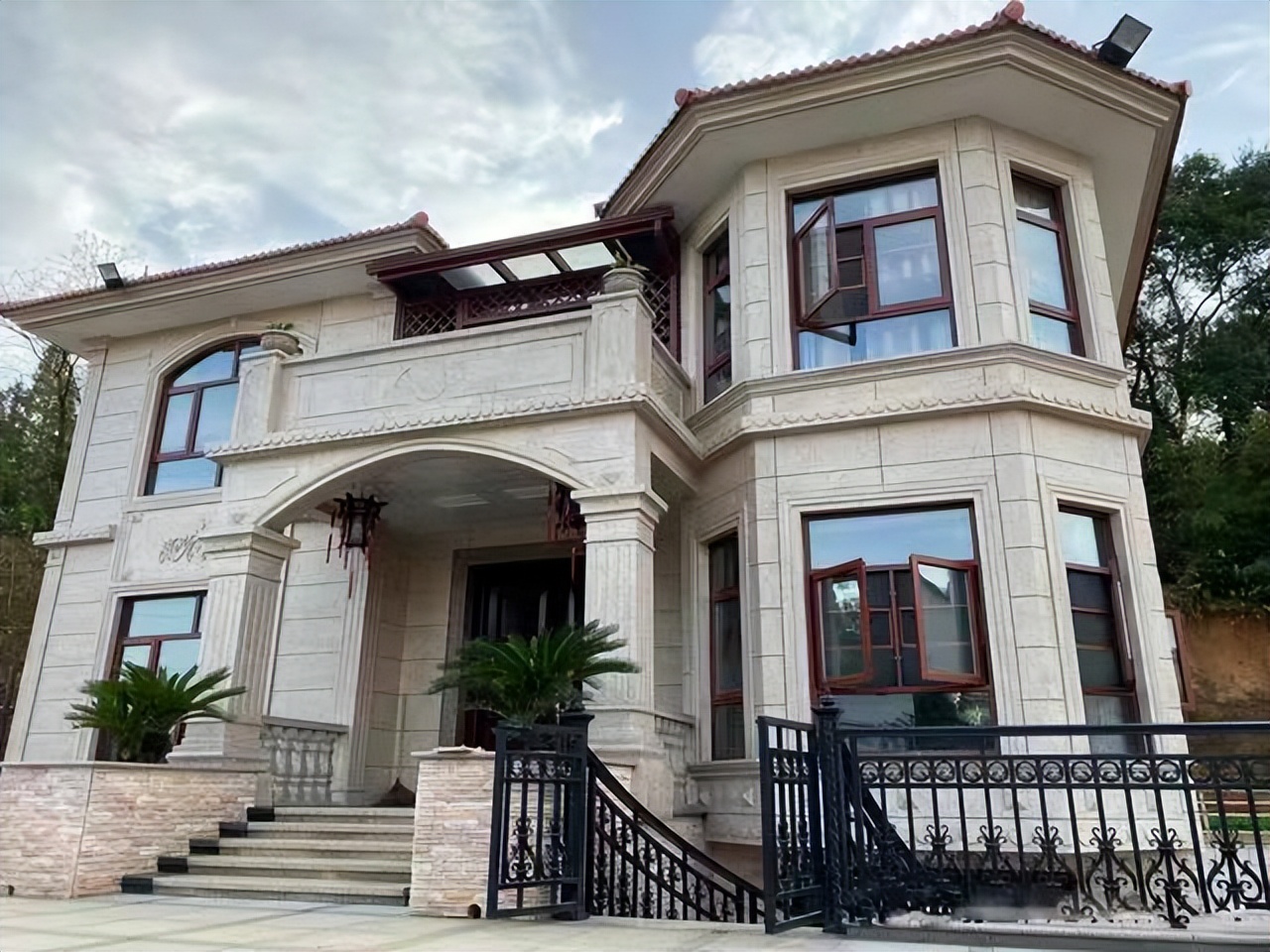 农村种植茶树的前景,种一亩茶树一年的收入多少钱