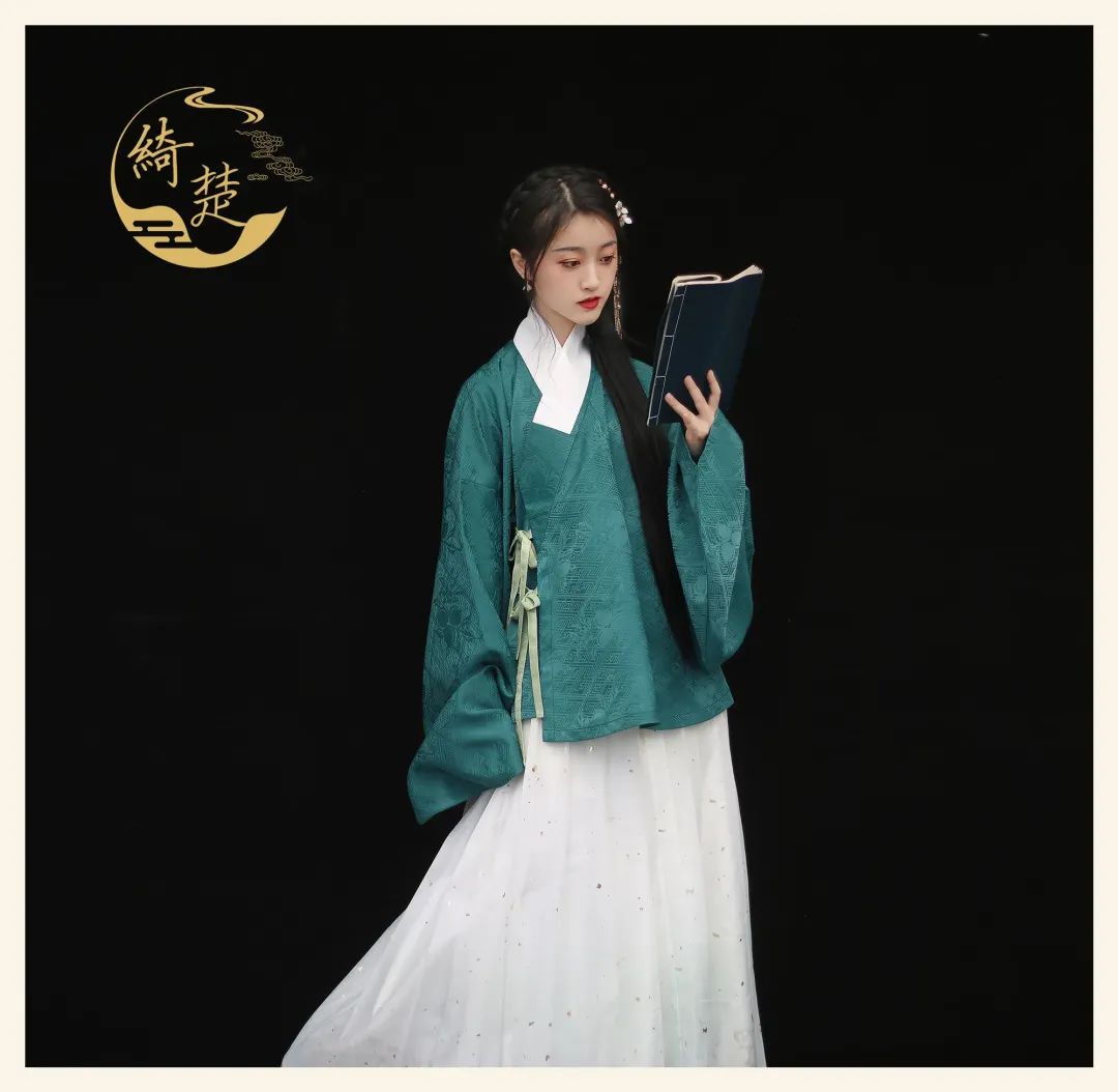 男子穿汉服被大爷纠正,男子穿汉服惊呆人民