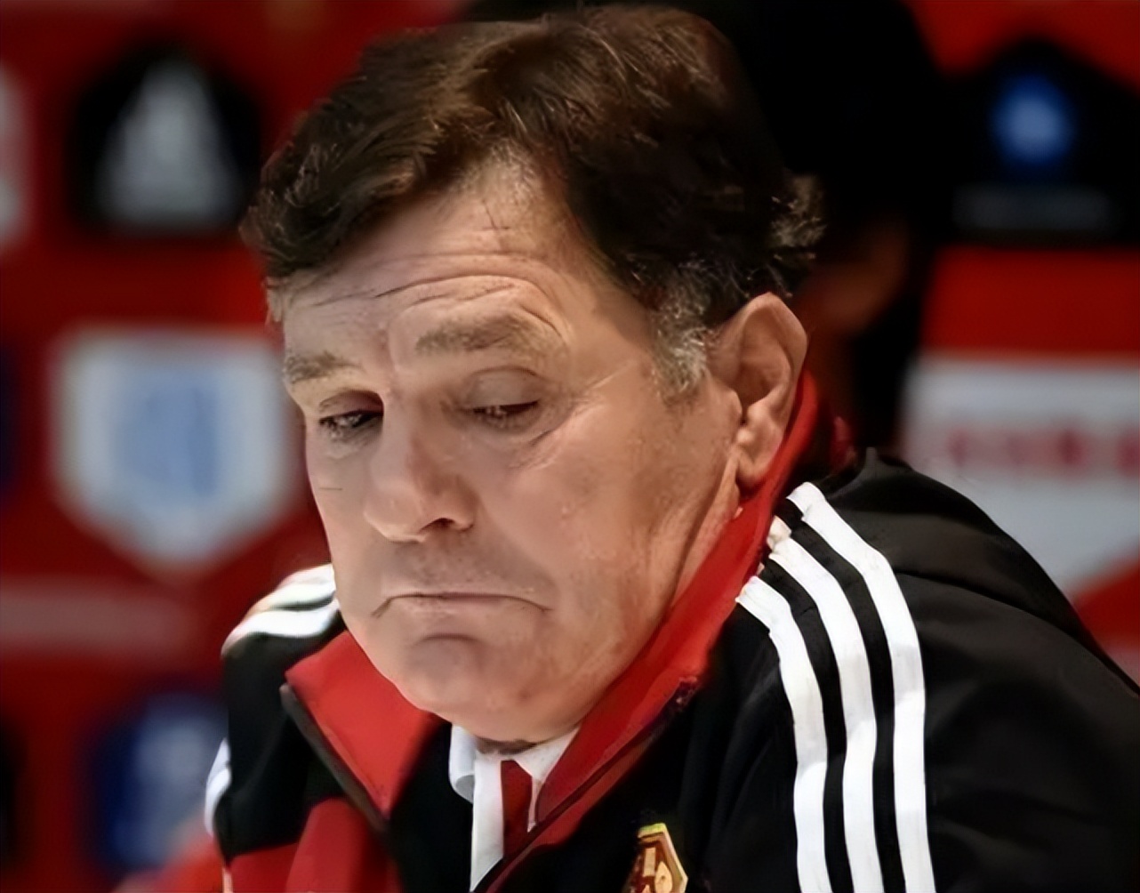 中国足球再遭打击,足球又输了