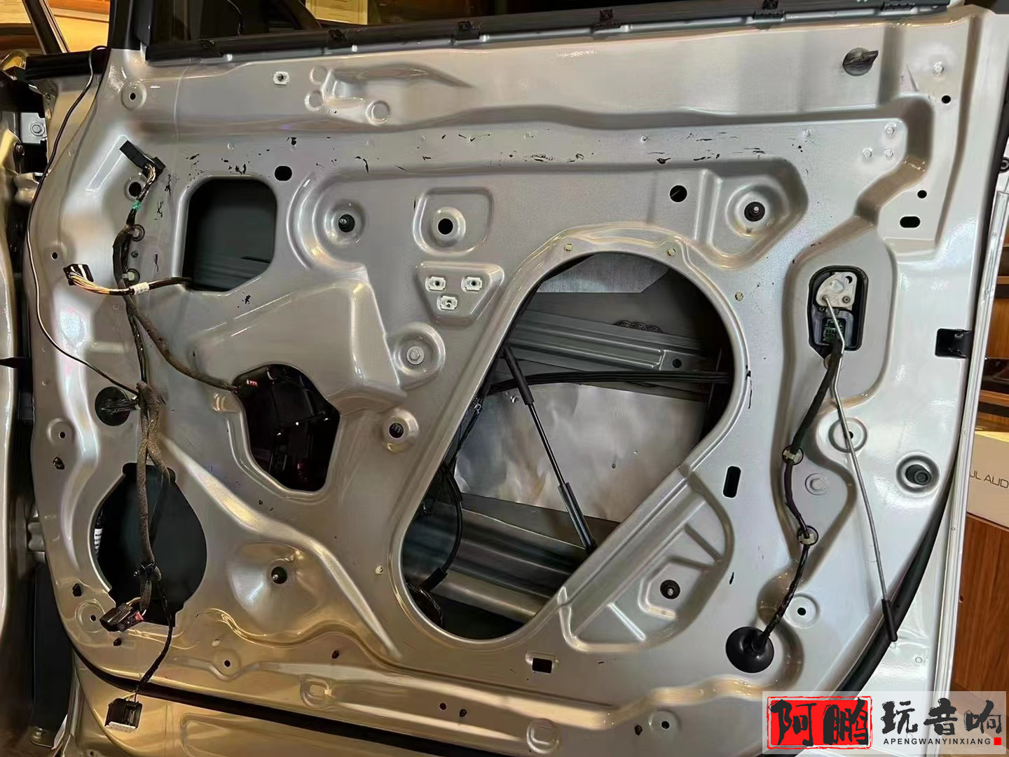 济南别克gl8改装2万费用明细,济南gl8改装音响效果