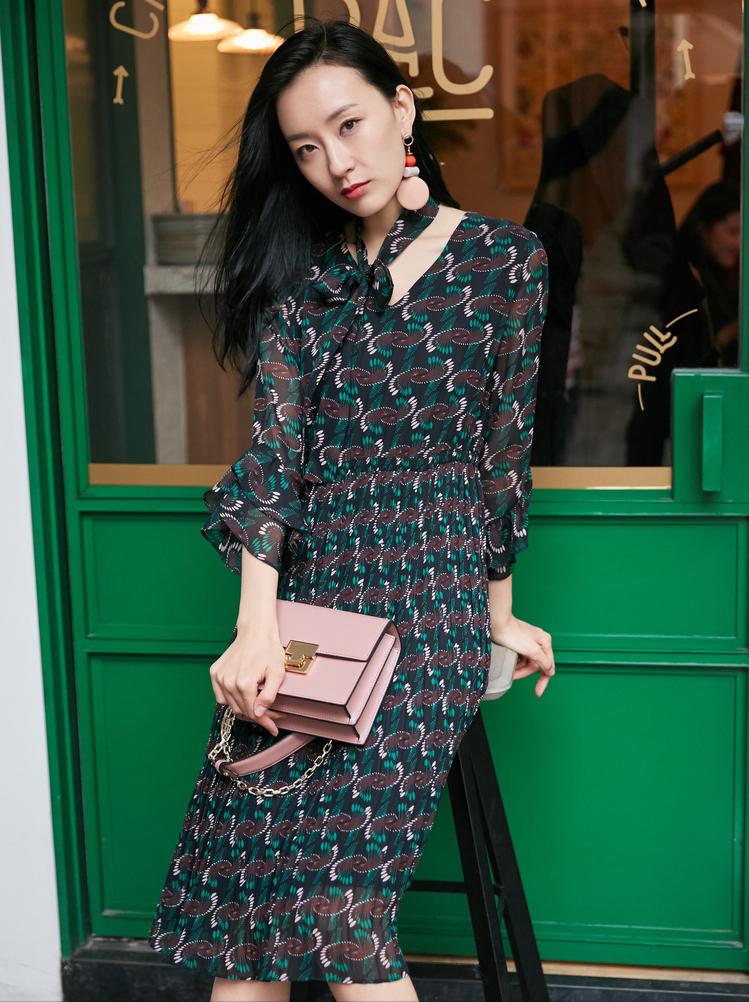 什么牌子的衣服适合30-40岁女士穿,哪种牌子的衣服适合30多岁女性穿