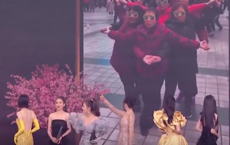 倪妮李宇春亲密照,倪妮和李宇春照片