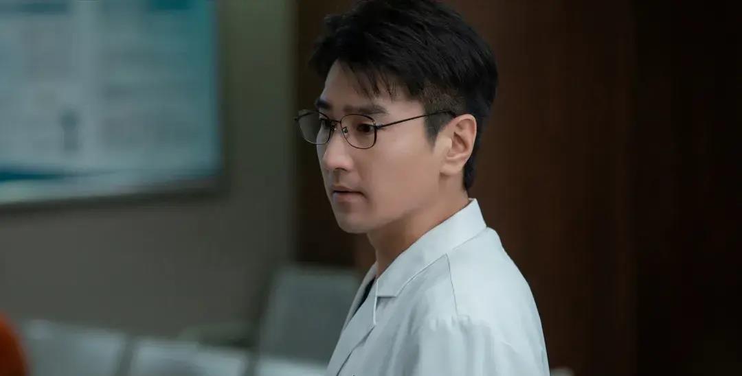 赵又廷回应夺妻之仇不共戴天,赵又廷解释和高圆圆绯闻