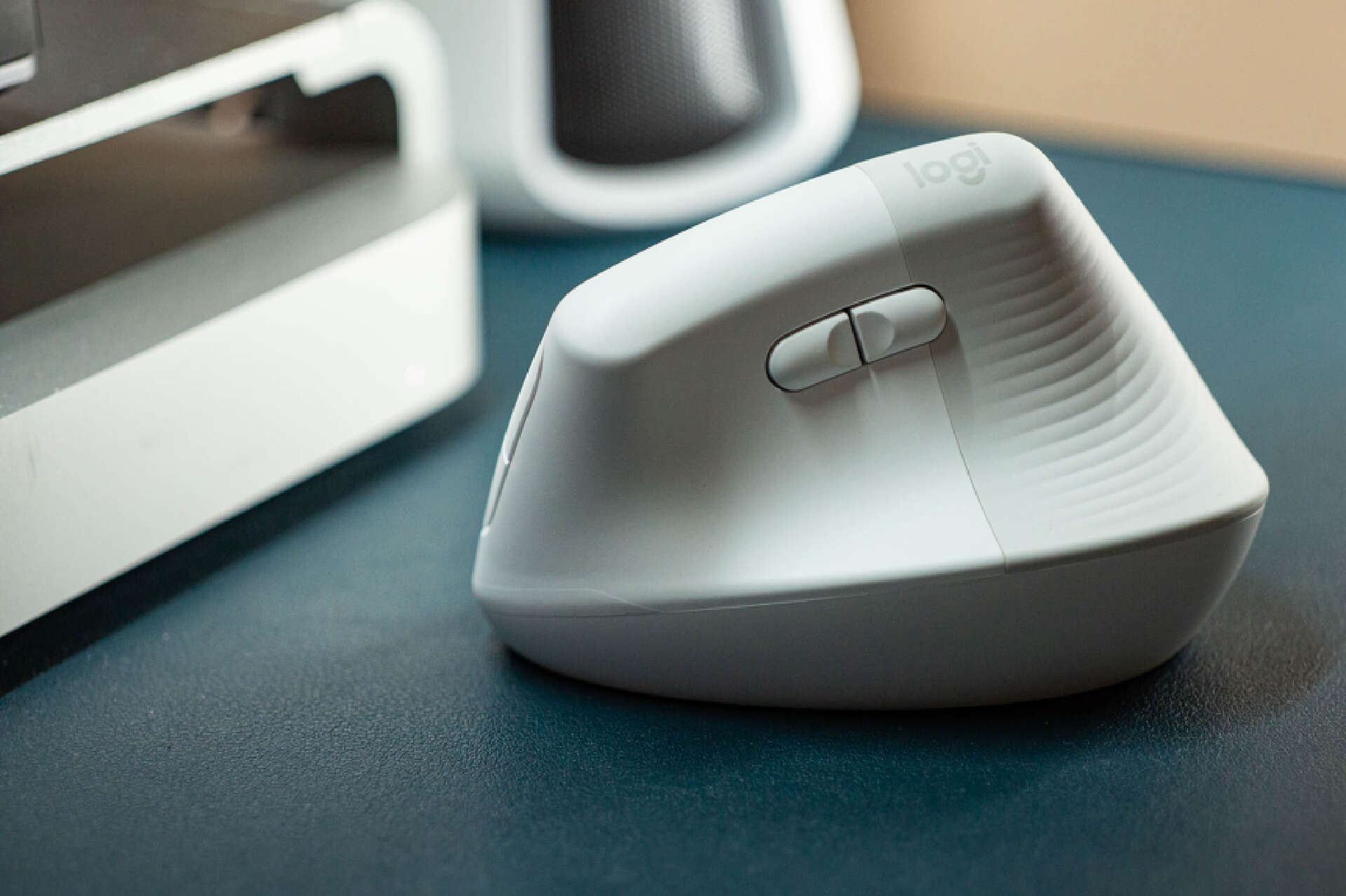 新手用罗技鼠标vs老手用罗技鼠标,罗技鼠标办公哪一款最好用测评