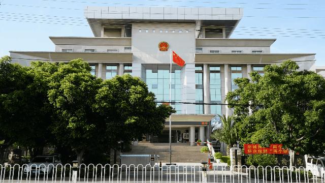 “一站式”关爱服务中心挂牌成立构筑妇女儿童“温暖之家”