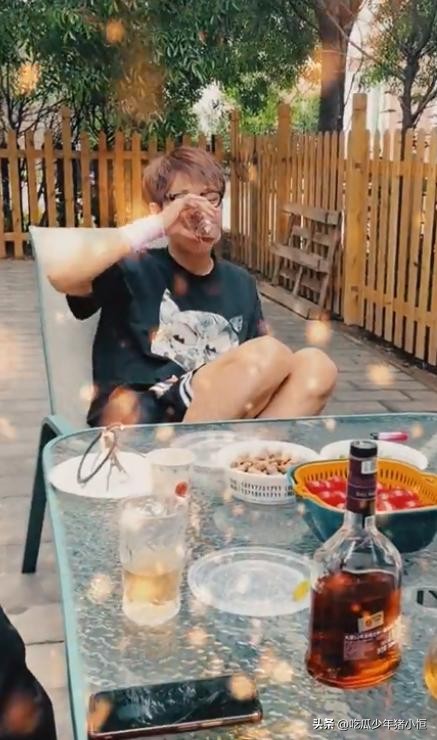 张丹峰和毕滢一起吃烧烤视频,张丹峰吃烤肉