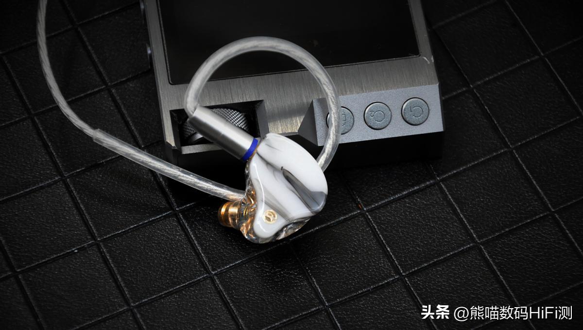 百元价格千元音质——HiFi性价比之王，竹林鸟惊鸿2022耳机评测