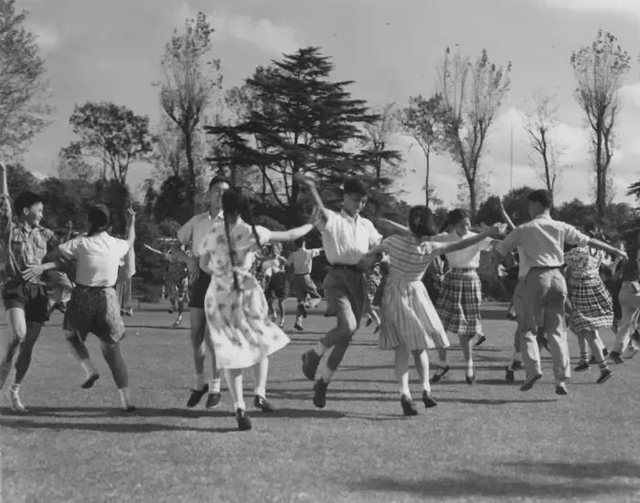 老电影小足球队完整版,电影小足球队1965