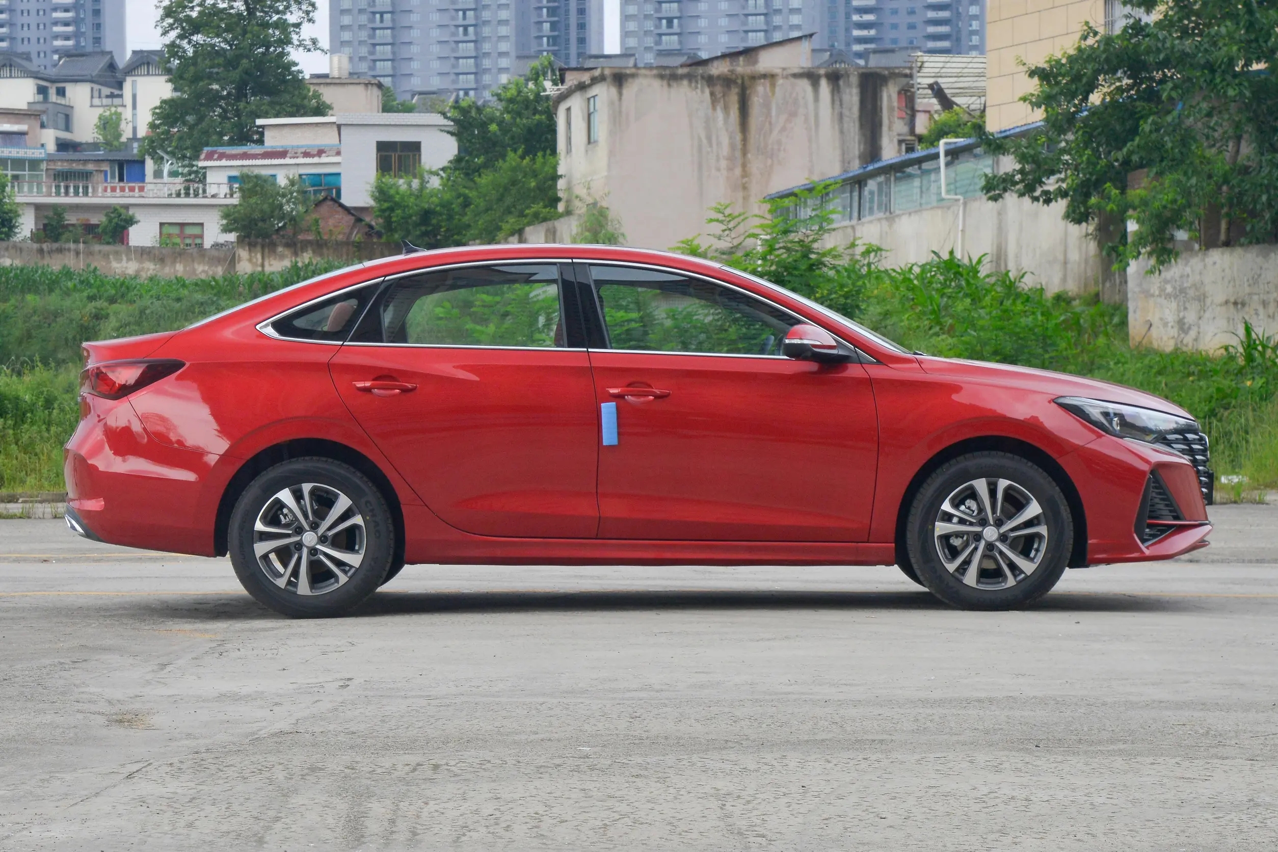 穷人必买的省心4款车国产车,四款车比较经济实用空间大还省油