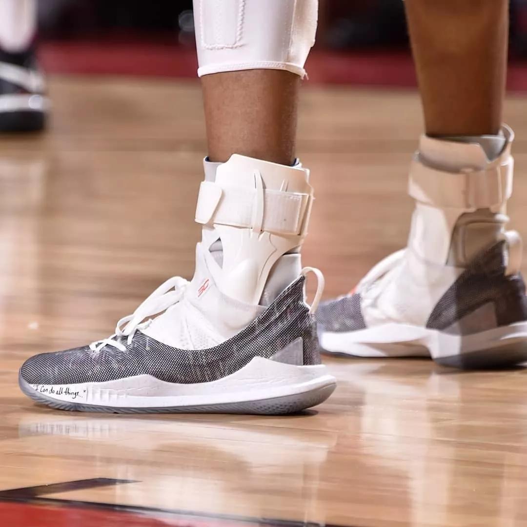 库里成了历史三分王，UA啥时候能超越耐克？