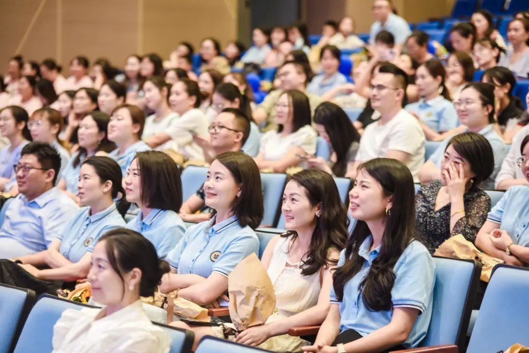 躬耕教坛强国有我获奖文案,躬耕教坛强国有我摄影作品