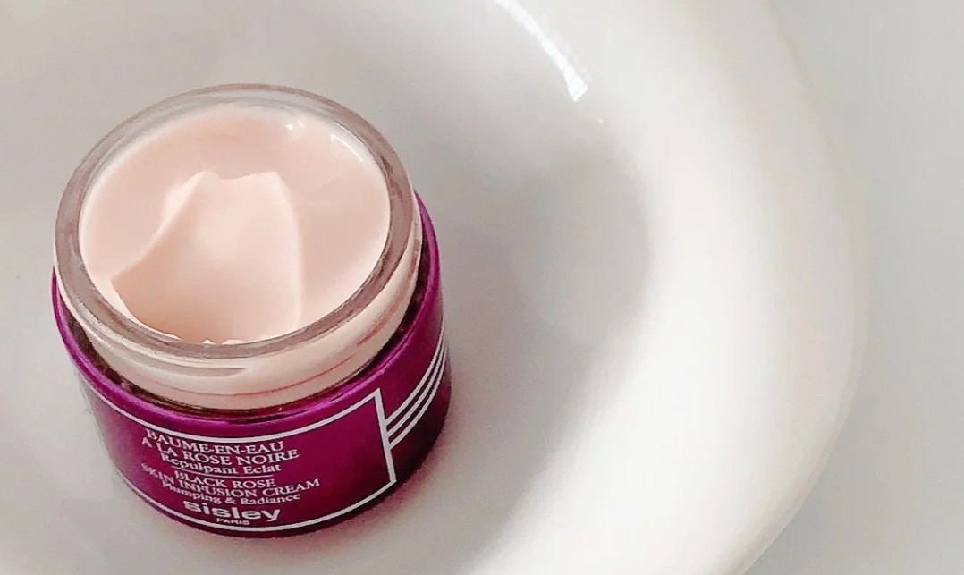 “千元级”的高端面霜怎么选？兰蔻美白提亮，资生堂紧致抗老