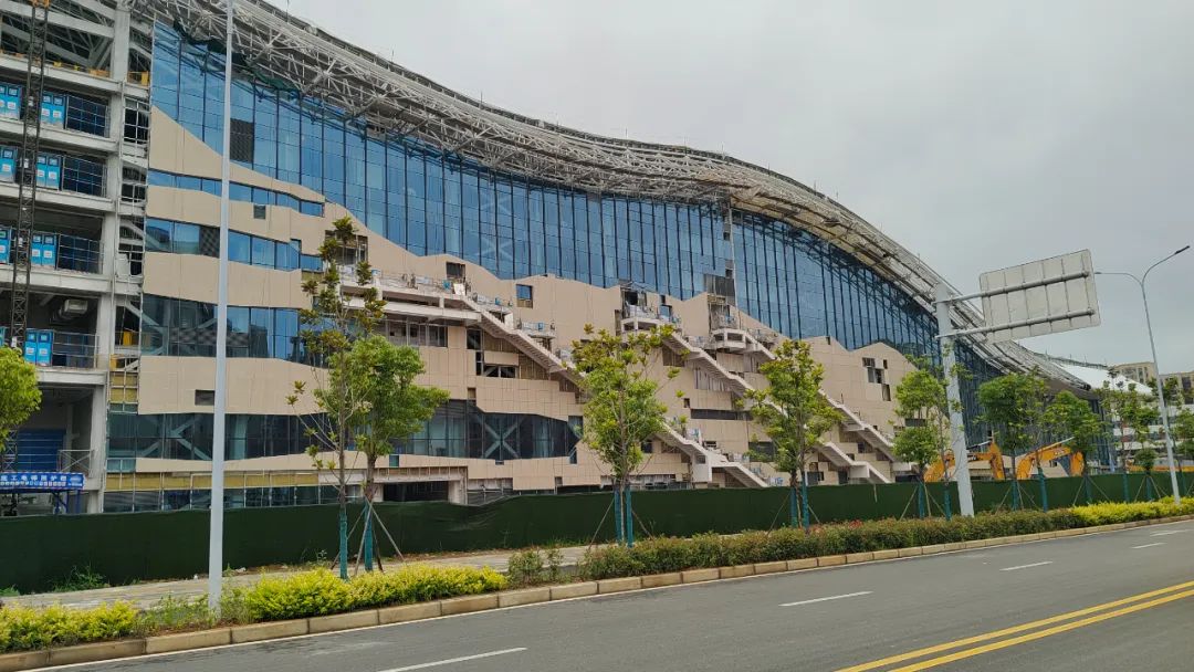 榛勯檪鍓嶅窛鏂囦綋骞垮満,榛勯檪鍓嶅窛鏂囦綋涓績椤圭洰