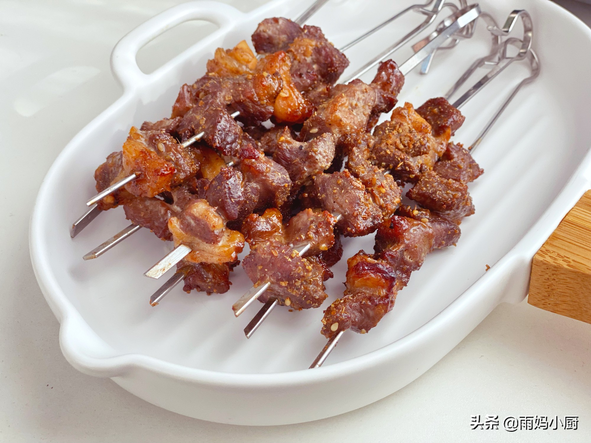 想吃嫩的羊肉串怎么腌肉,烤羊肉串怎么吃新手教程