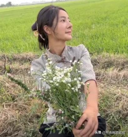 22岁农村女孩回应：挣到钱的工作，才是真正的体面。