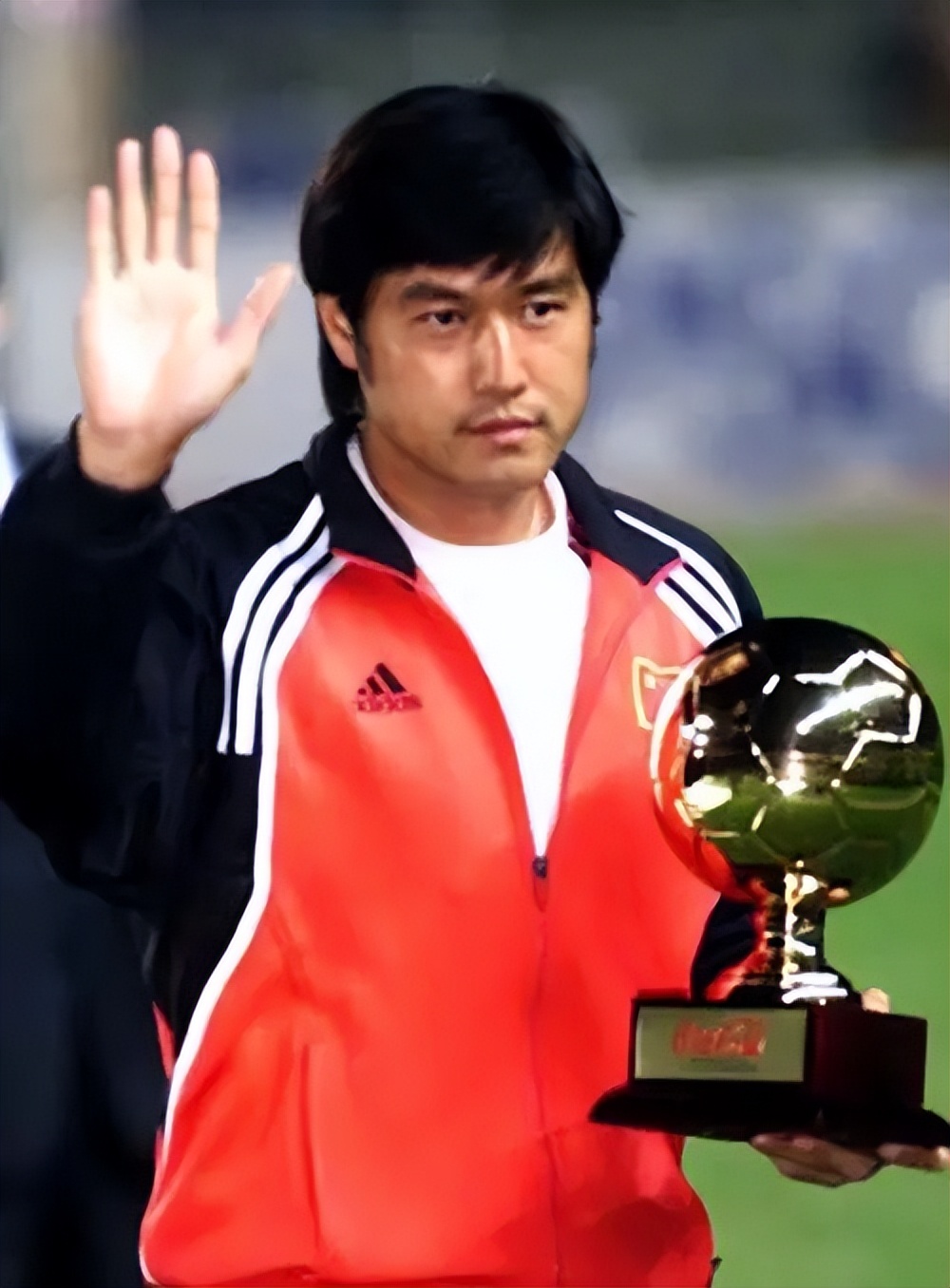 踢假球被处罚降级,踢假球被判10年