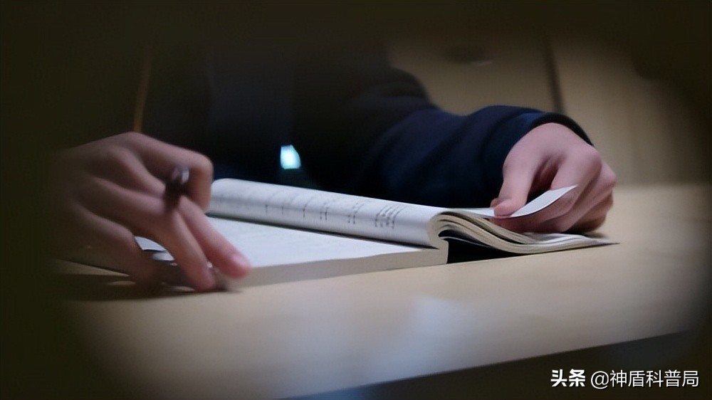 大叔花80万造飞行器,80后大叔一人挣钱养活全家