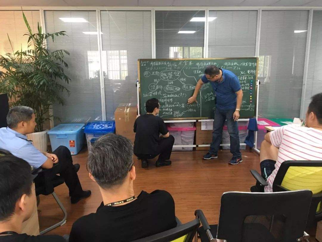 杭州亿万富婆朱丽丽 (富婆朱丽丽个人简历)