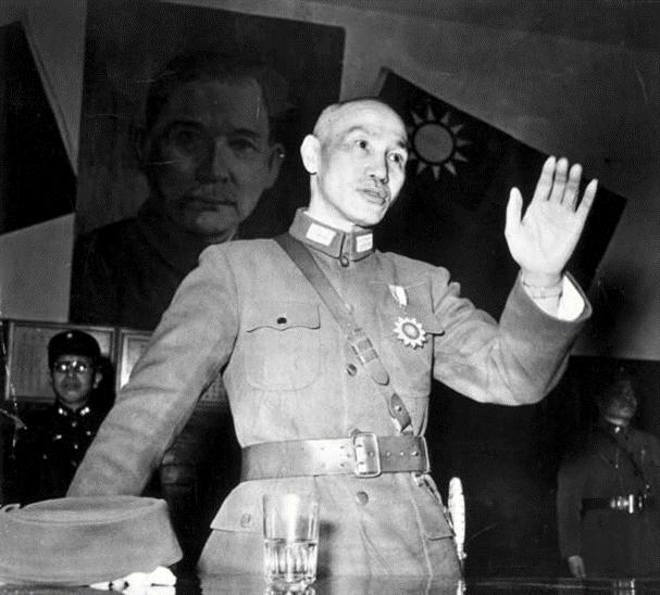 中国第一位留美女性,宋家王朝话事人,为敛财无所不用其极