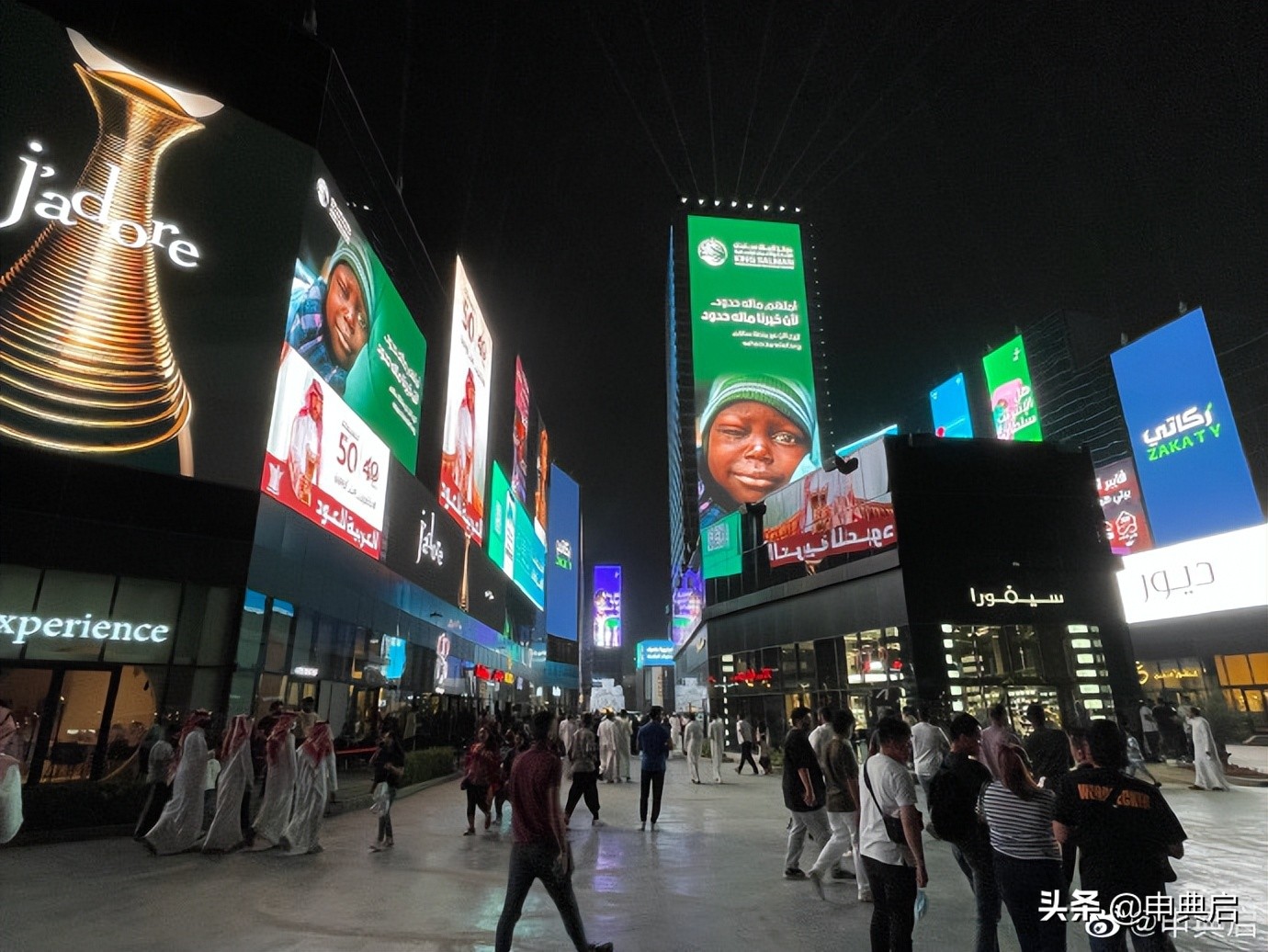 沙特有10%的人口都是黑人，黑奴贸易的鼻祖，竟然是阿拉伯人？