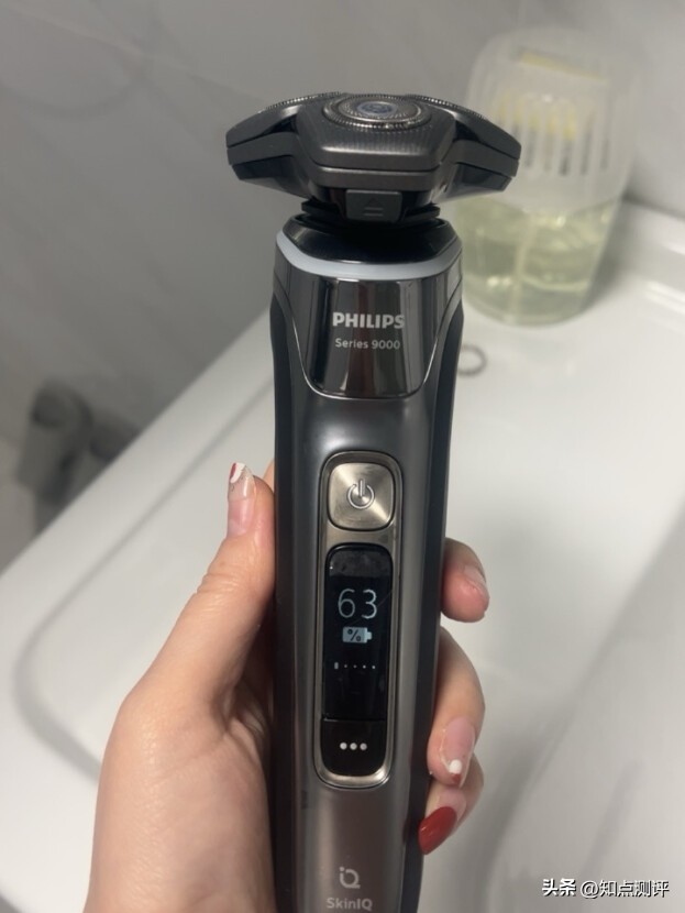 飞利浦s9936剃须刀全身水洗,飞利浦剃须刀sp9863和s9936哪个好