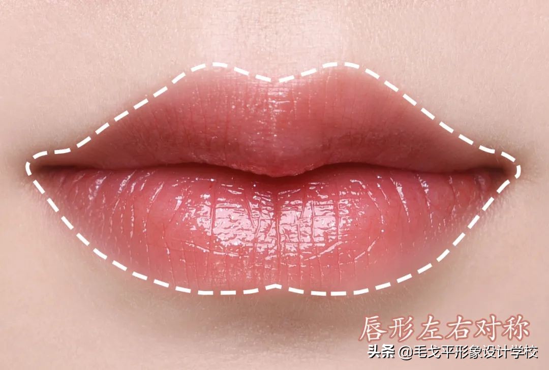 涂口红的正确步骤你涂对了吗,正确涂口红的方法一学就会