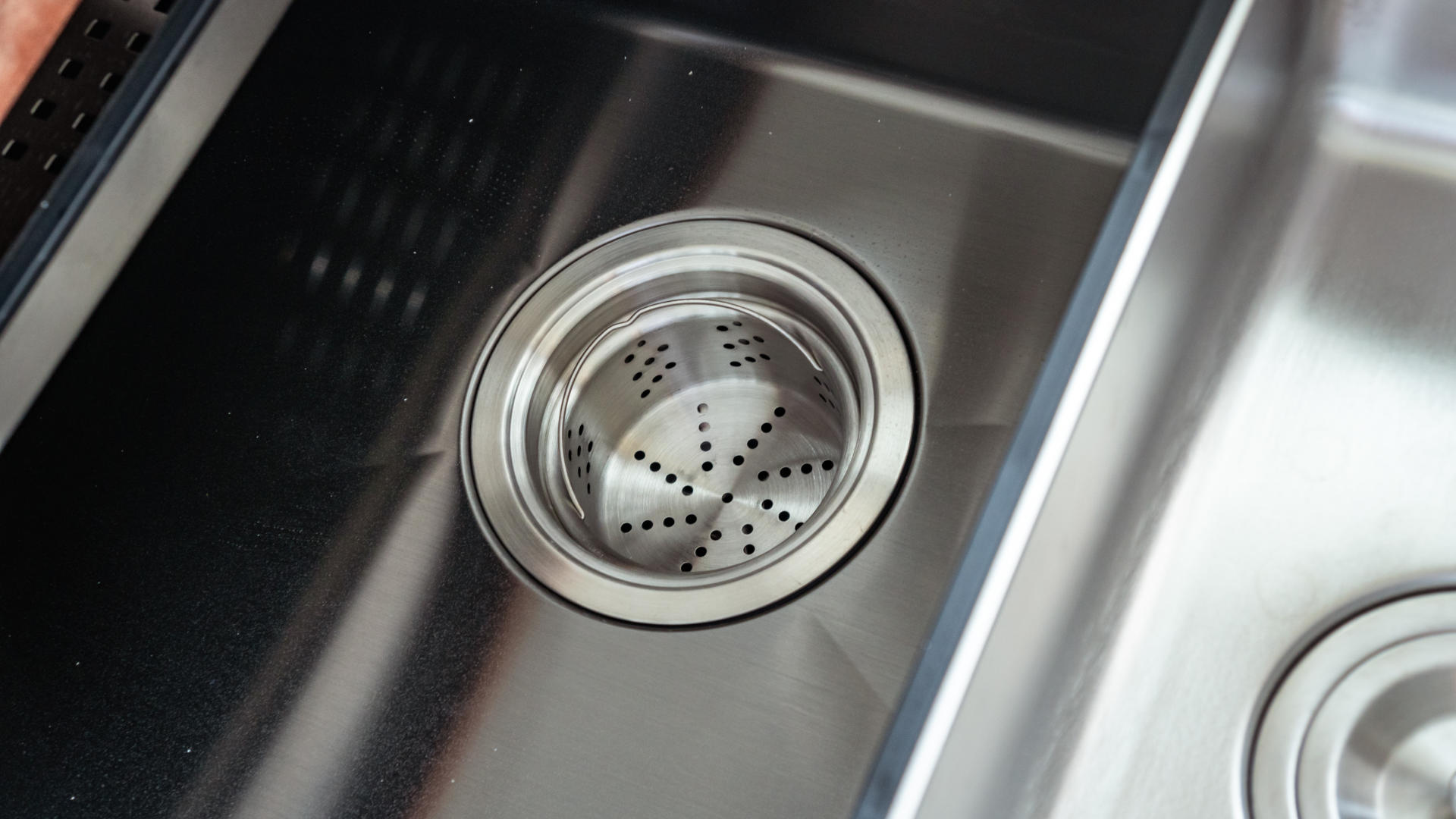 纳米水槽和不锈钢水槽哪个好,多功能大单槽水槽推荐