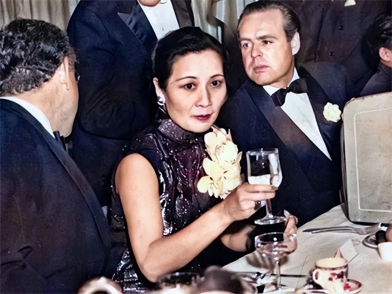 宋美龄晚年穷奢极欲还缺钱,宋美龄晚年生活拮据