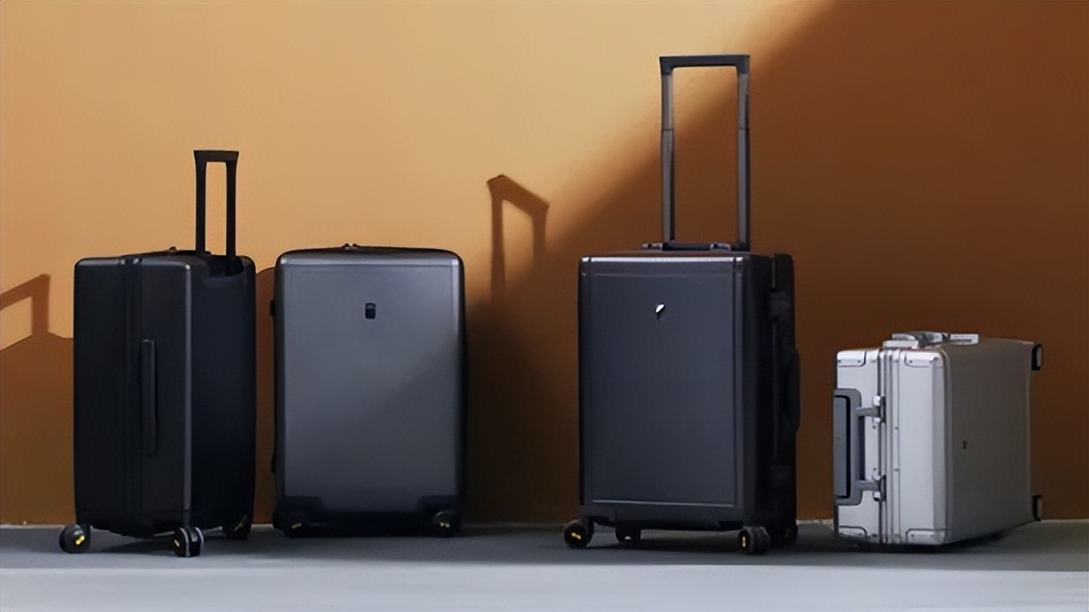 从明星到大咖,为何大家都喜爱“箱包界的苹果”?