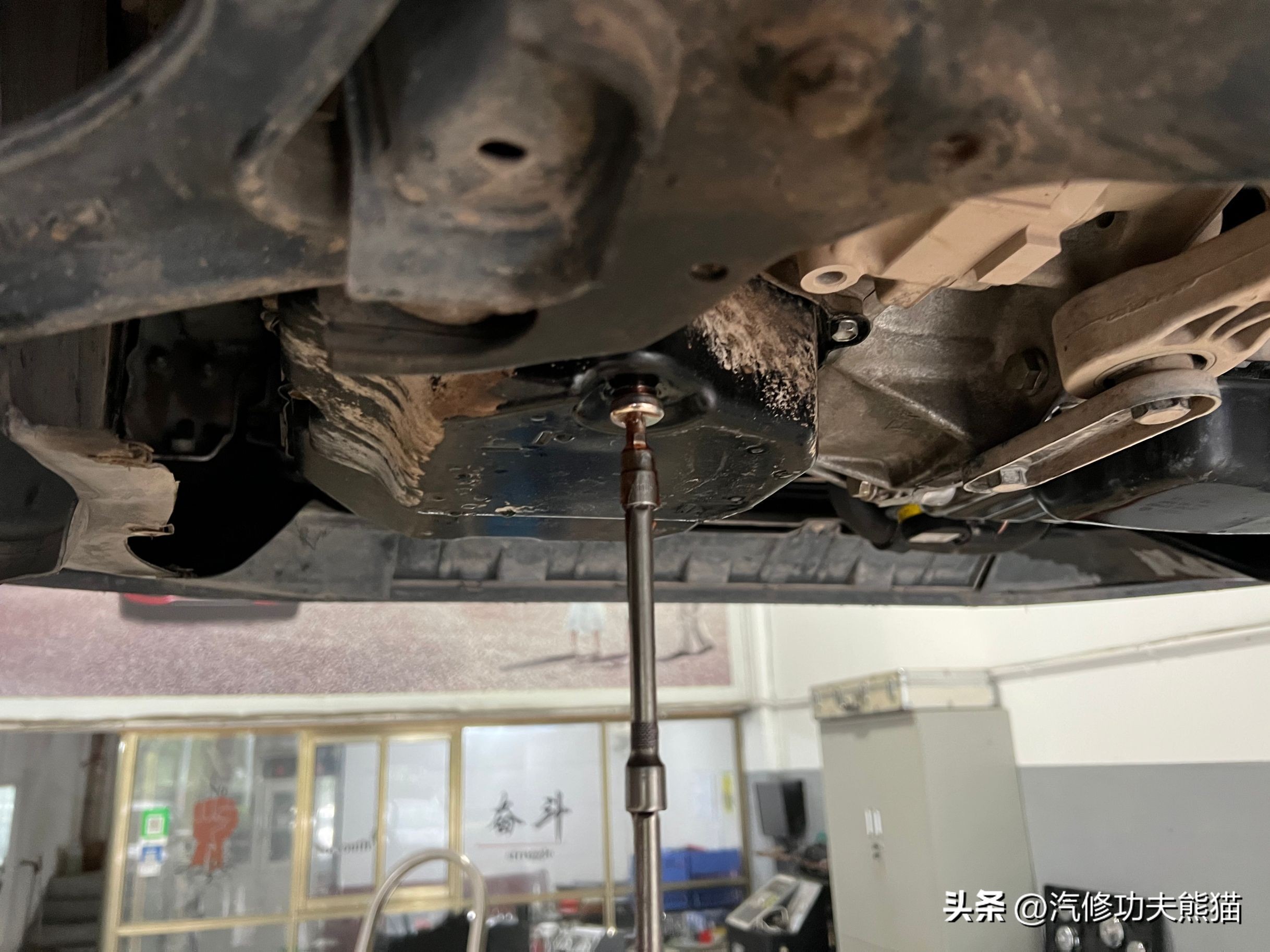 大众途观三百公里烧一升机油,途观3代发动机烧机油