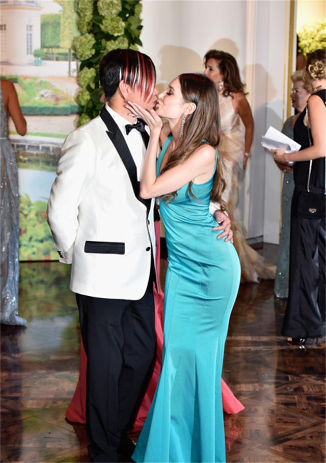 澳门赌王十大豪车,澳门赌王一家近照