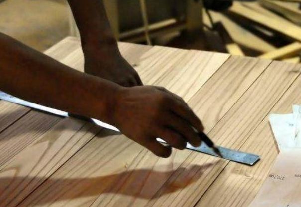 木皮起泡起皱怎么修复,科技木皮贴面起泡