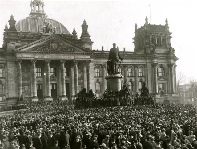 二战后德国为什么叫民主共和国,二战后为什么德国能崛起