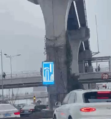 上海学生一身衣服价值127万,上海一学生穿100万衣服真的假的